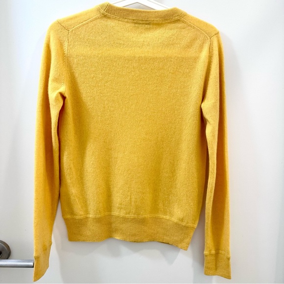 Aritzia TNA 100% Cashmere Crewneck in Yellow XXS - Picture 2 of 8